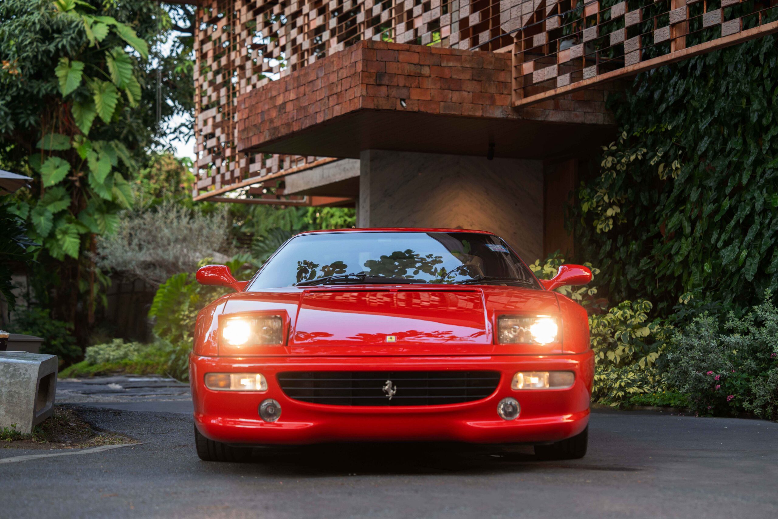 V1 Ferrari F355 Berlinetta 1