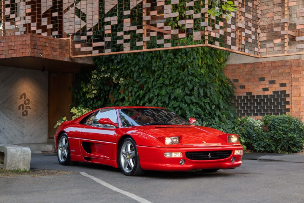 V1 Ferrari F355 Berlinetta 4