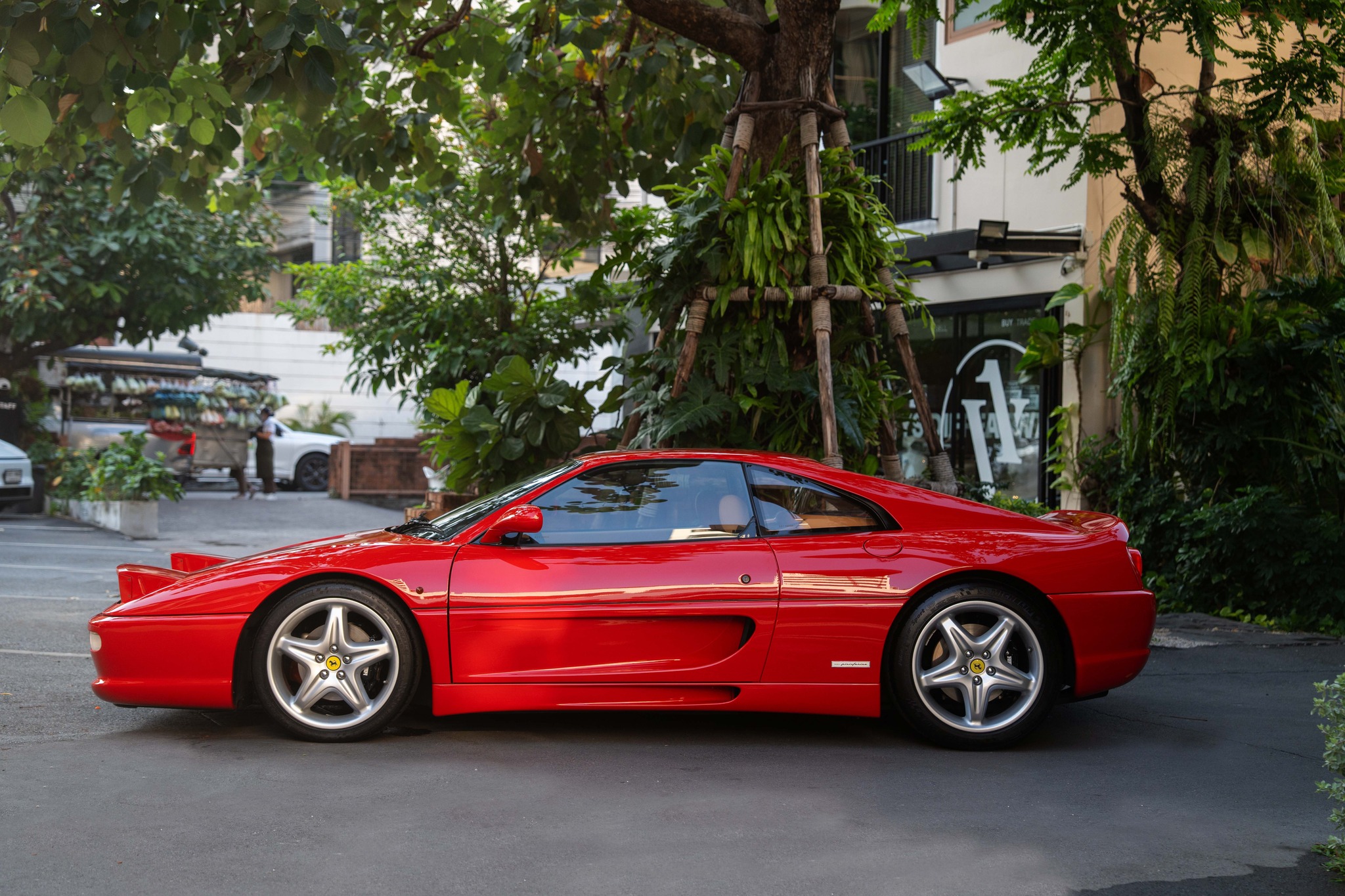 V1 Ferrari F355 Berlinetta 6