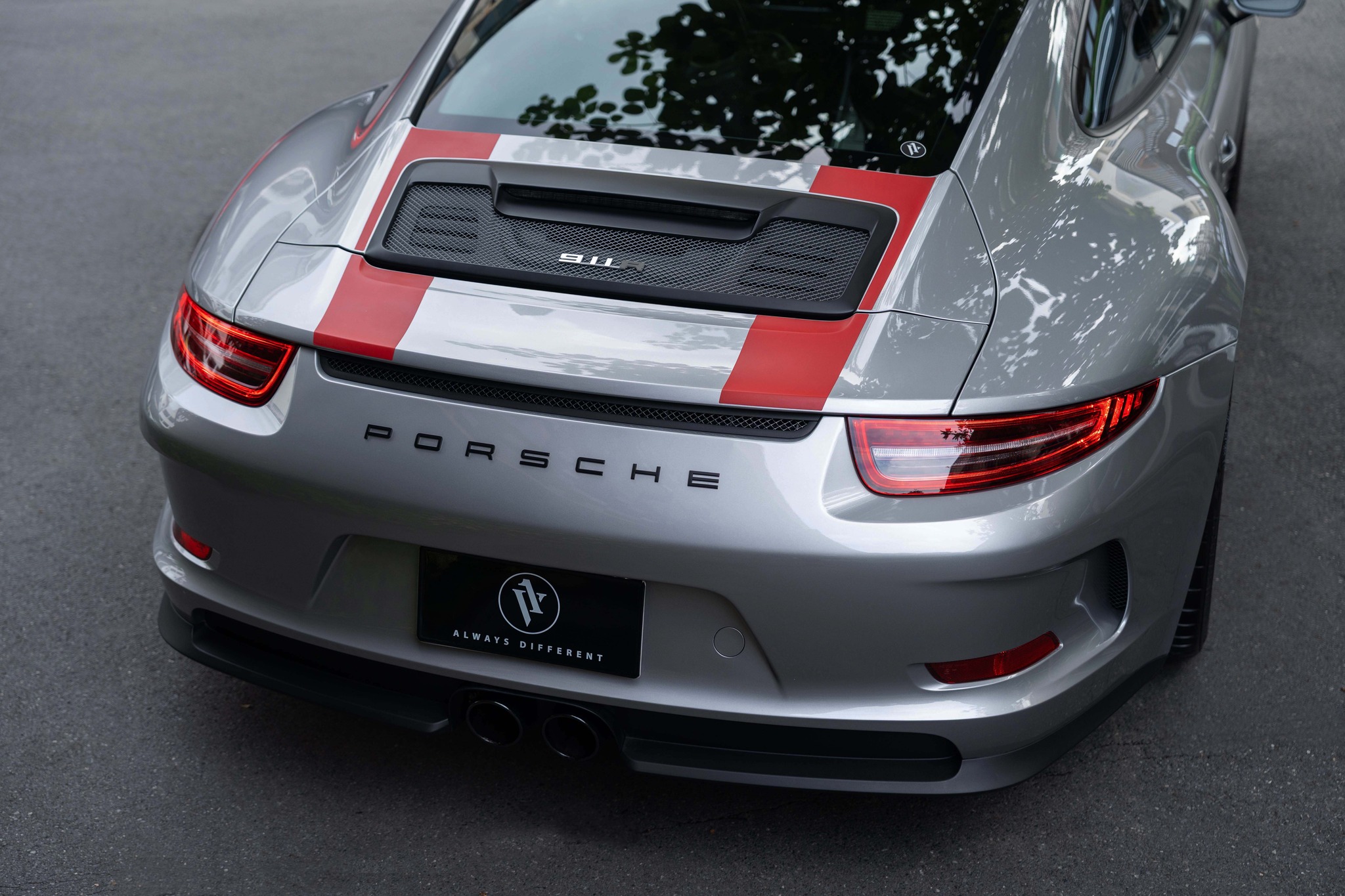 V1 Porsche 911 R 2