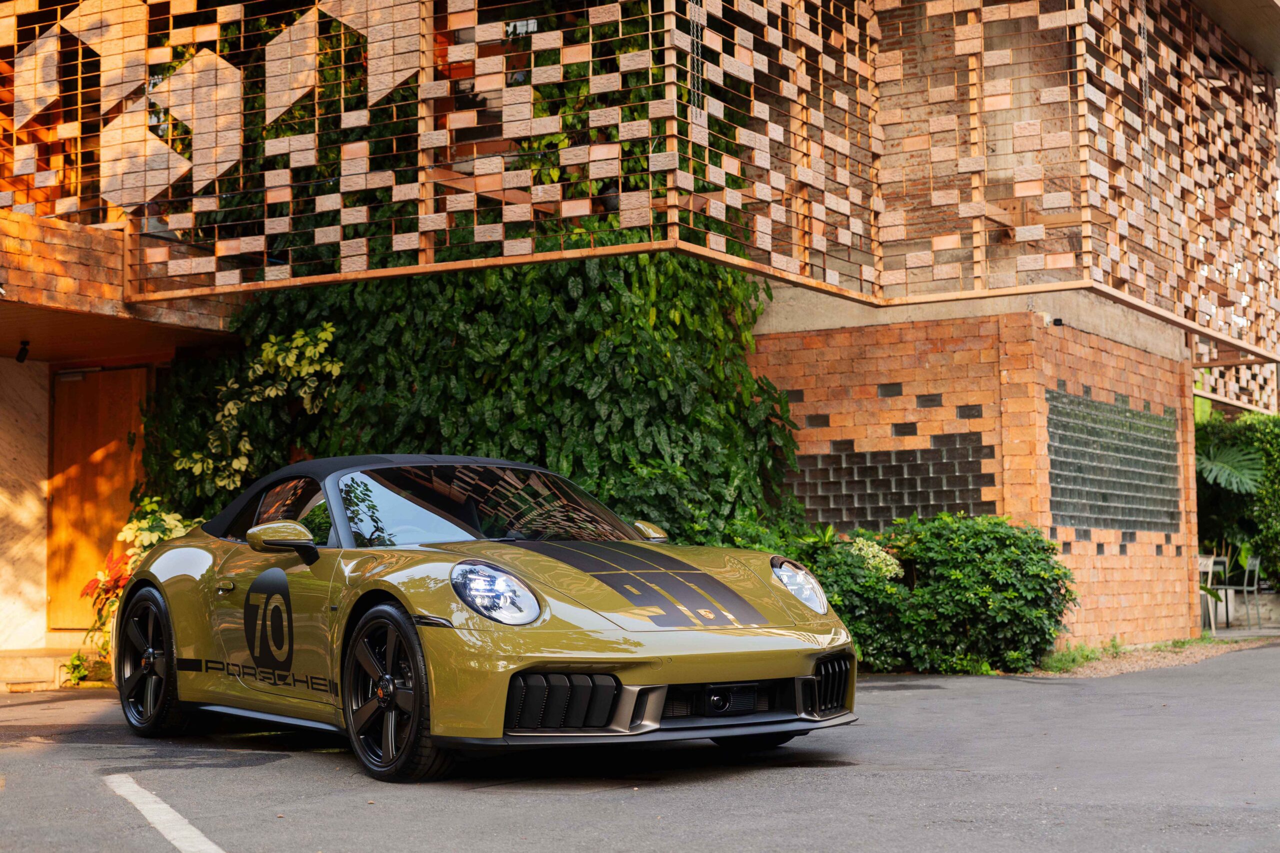 V1 Porsche 911 Spirit 70 1